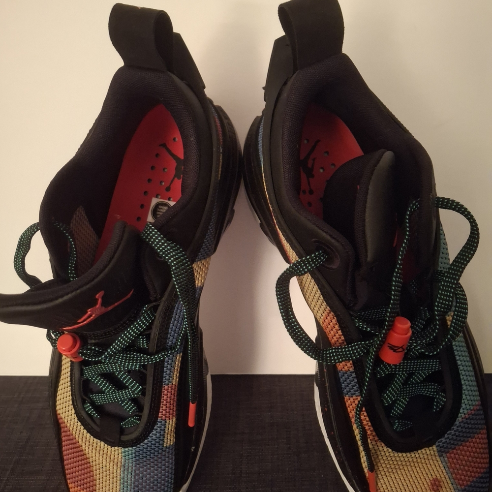 Mens Multicolor Athletic Shoes - Black with Rainbow Knit.